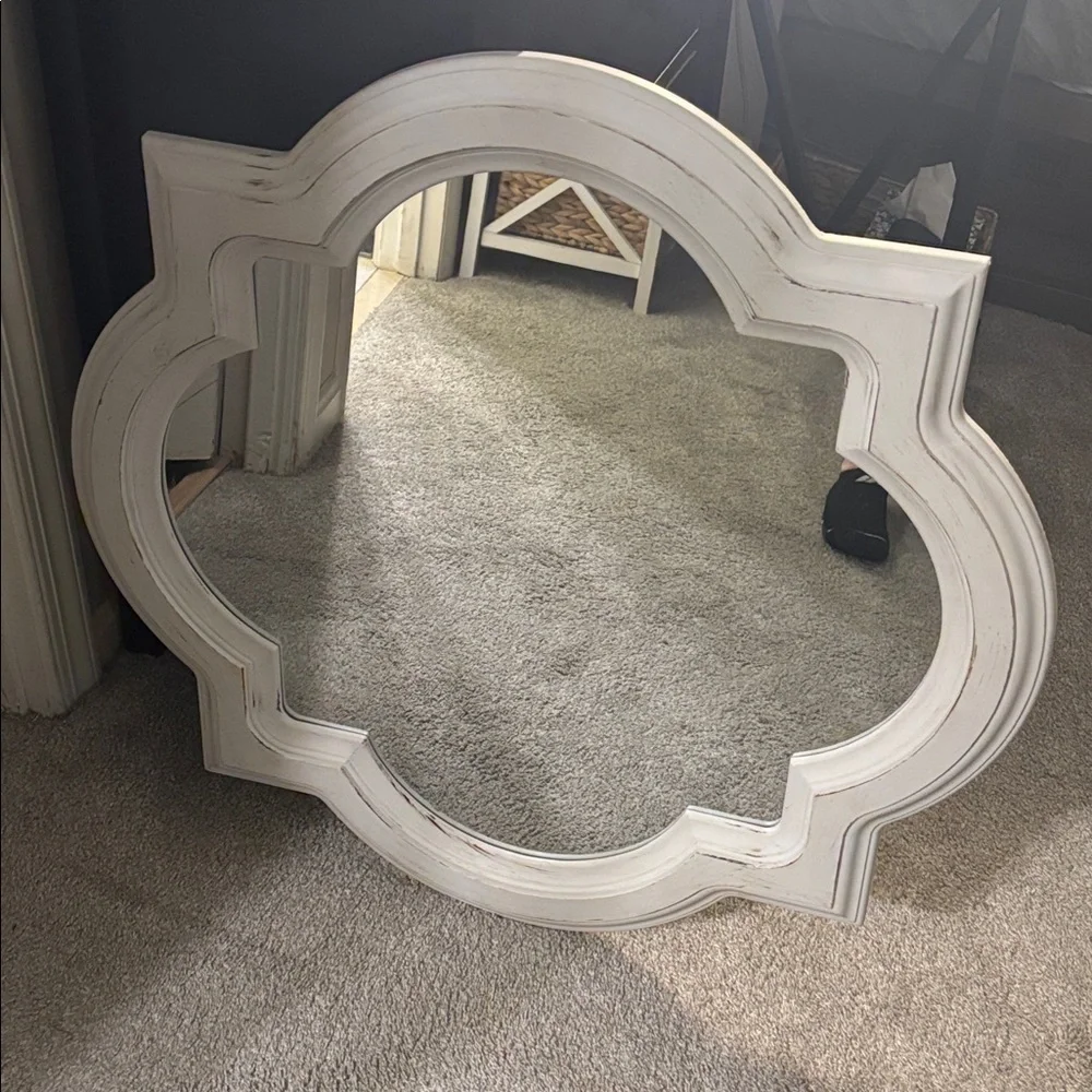 ✉️ {PRICE FIRM} Framed Quatrefoil Mirror